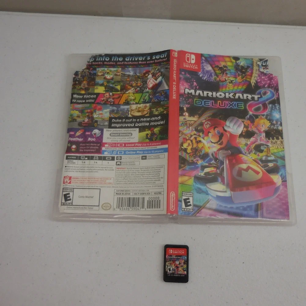 Mario Kart 8 Deluxe Nintendo Switch Game with Case HAC-P-AABPA USA